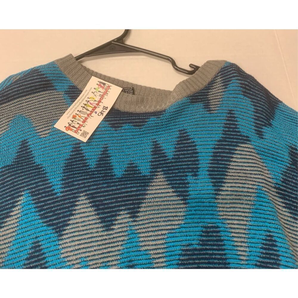 Multicolored Chevron Striped Sweater - Picture 4 of 5